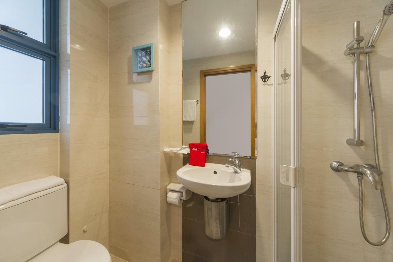 Reddoorz Plus @ Victoria Street Singapore Exterior photo
