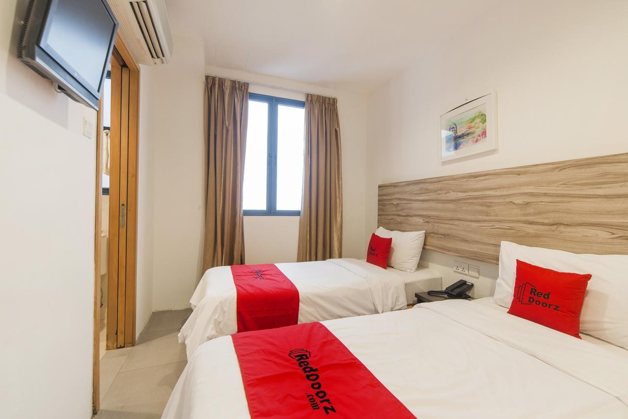 Reddoorz Plus @ Victoria Street Singapore Exterior photo