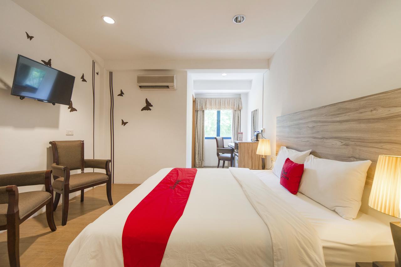 Reddoorz Plus @ Victoria Street Singapore Exterior photo