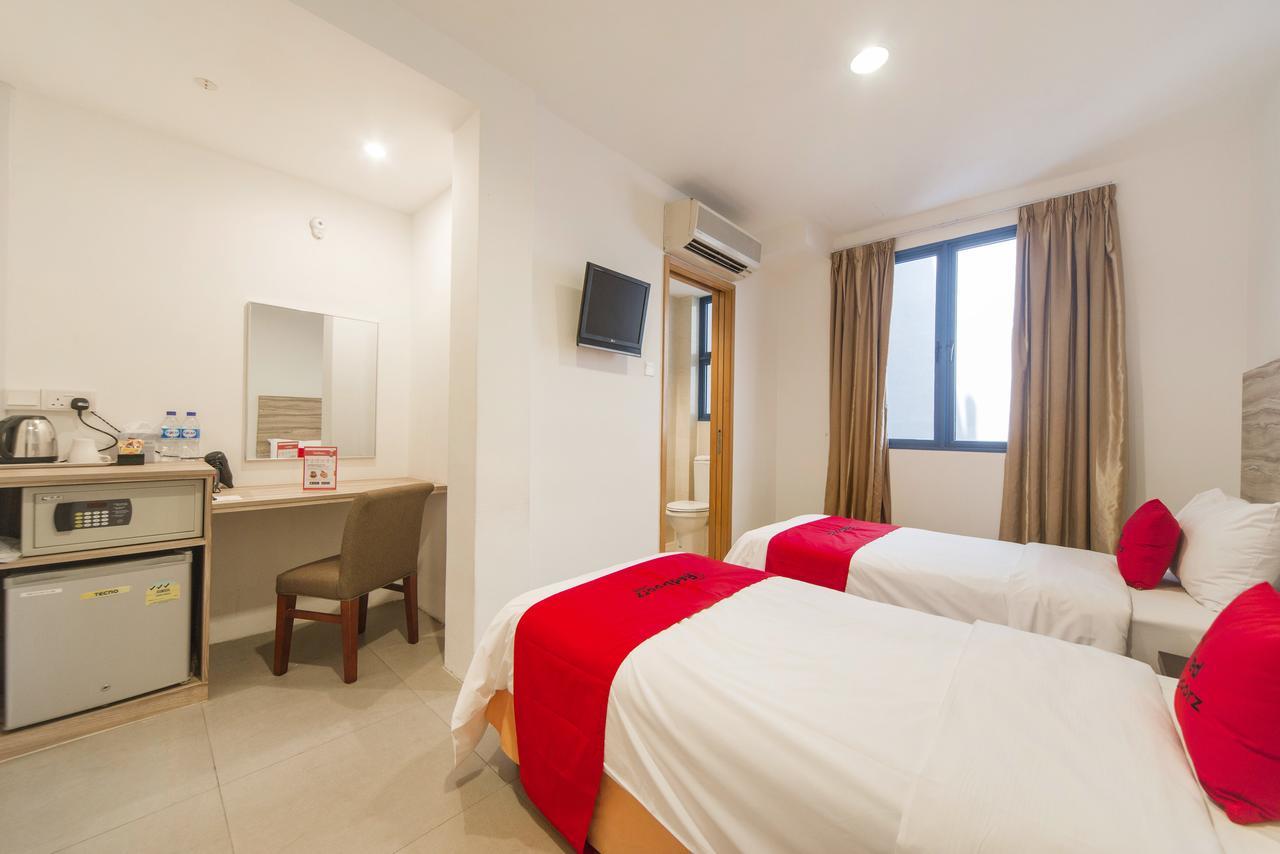 Reddoorz Plus @ Victoria Street Singapore Exterior photo